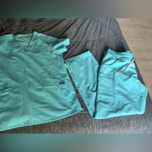 Scrub Set